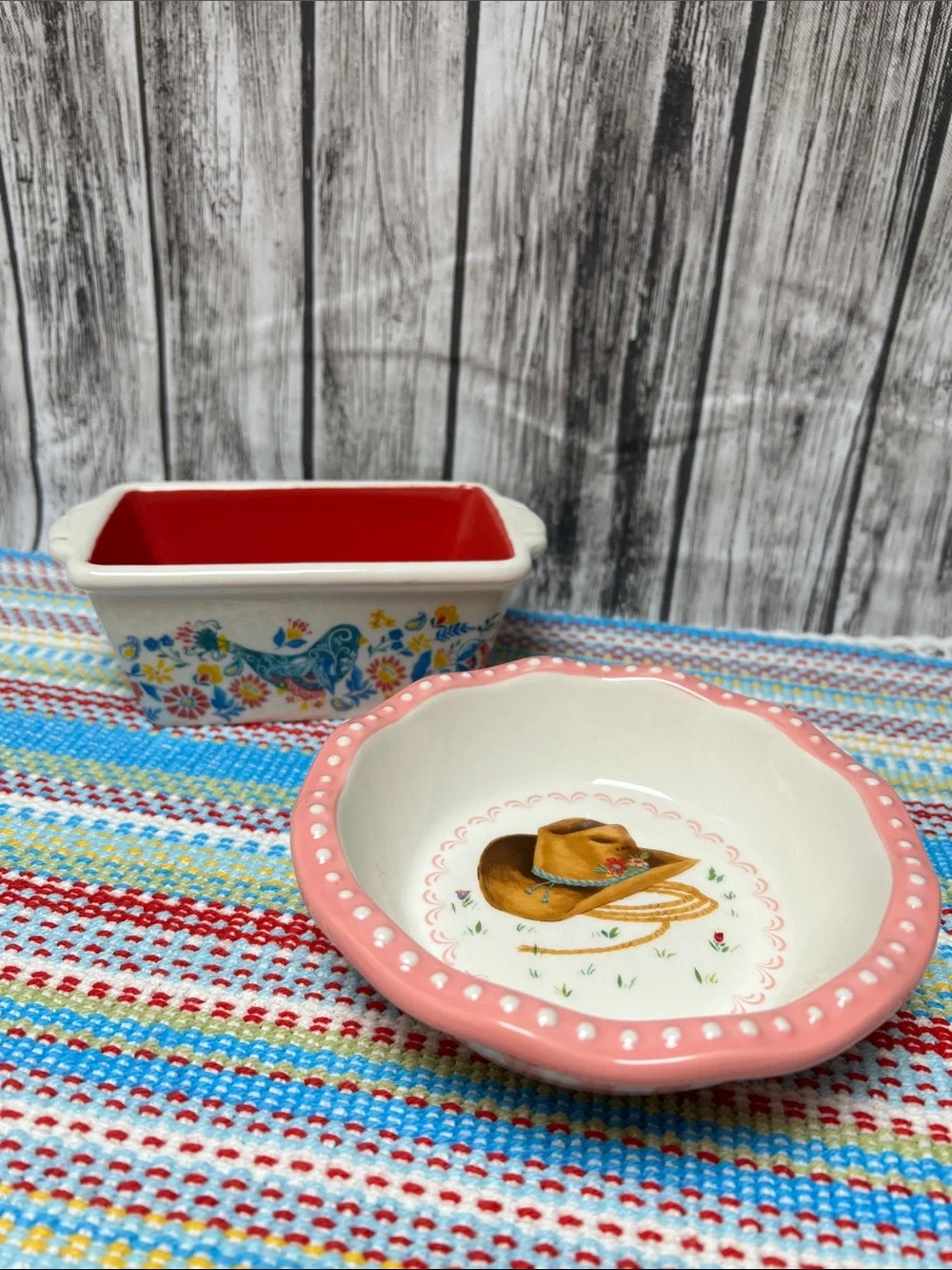 Pioneer Woman set of 2 mini adorable ceramic bakers 1- loaf pan 1-mini pie plate